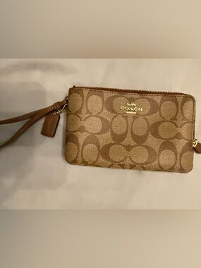 Coach Signature Canvas Wristlet in Brown/Tan